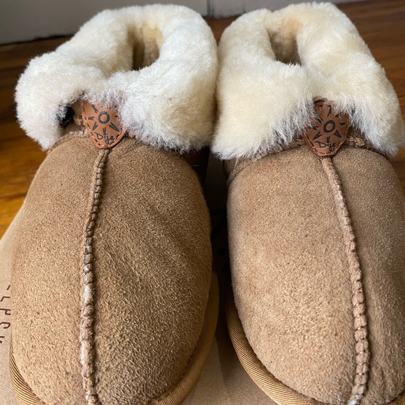 Australian sheepskin shearling wool slippers - Picture 1 of 9